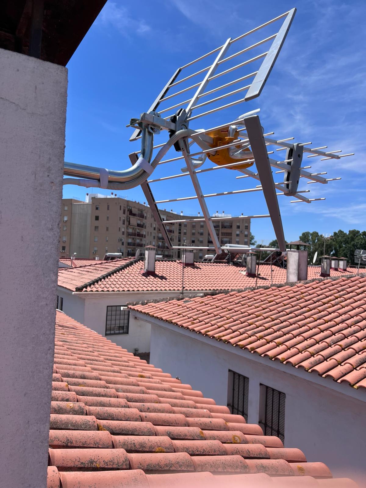 Servicios económico de instalación y reparación de antenas en Sevilla