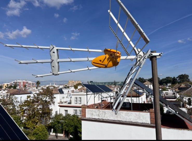 ANTENISTA Y ELECTRICISTA PROFESIONAL EN SEVILLA Y MONTAJE ECONÓMICO DE ANTENAS Y SOLUCIÓN DE AVERÍAS DE ELECTRICIDAD